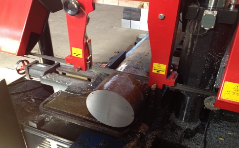 康定卧式带锯床加工时出现明显振荡如何排查？